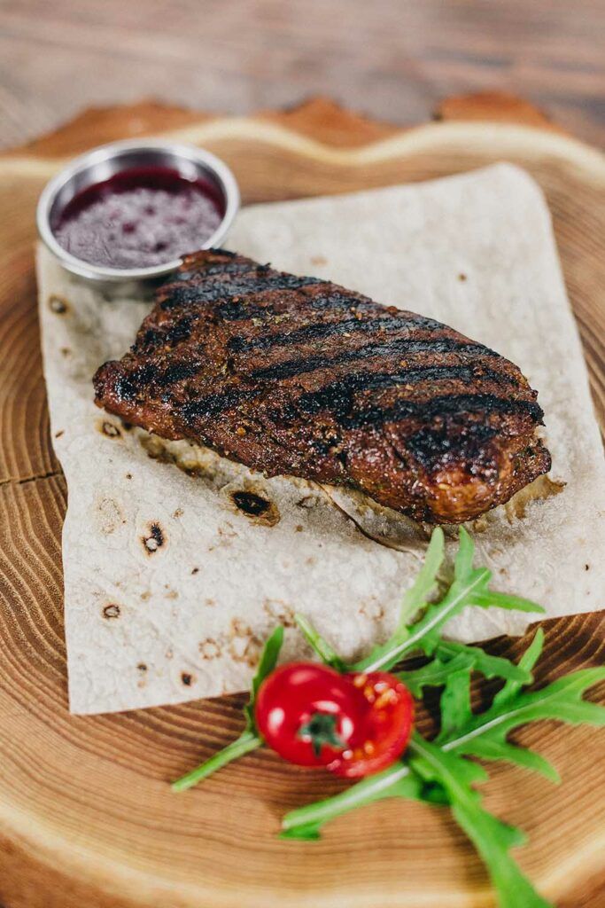 beef steak grilled beef steak striploin medium ra zhjb5sk.jpg