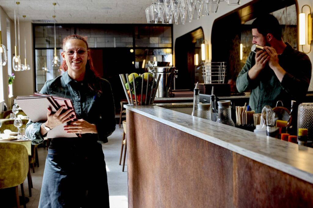 nano restaurant service bar